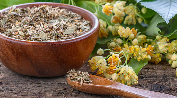 Herbatki ziołowe na przeziębienie i odporność - domowe kompozycje