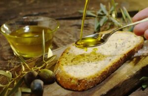 prawdziwa oliwa z oliwek z pierwszego tłoczenia